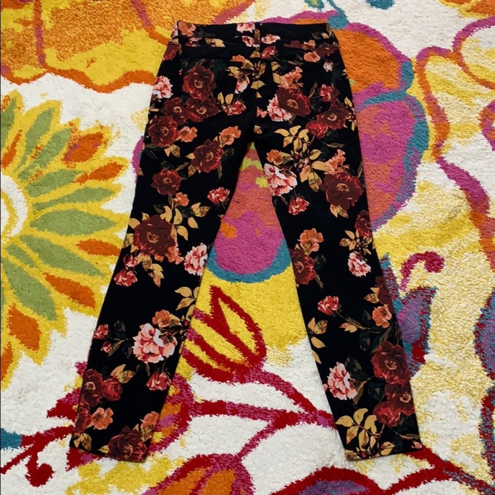 a.n.a Floral Pants - Picture 7 of 10